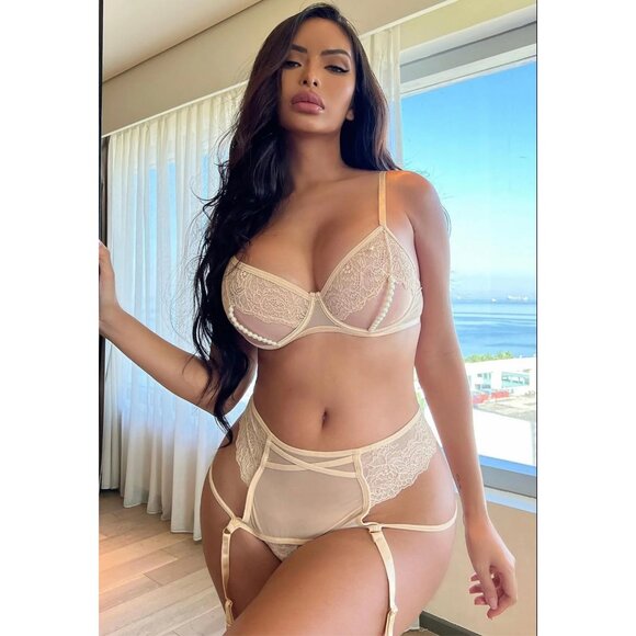 Hold Me Down Lace 2‑Pc Garter Set – by Fashion Nova Nude Pearl Trim Sheer S/M - Picture 6 of 8